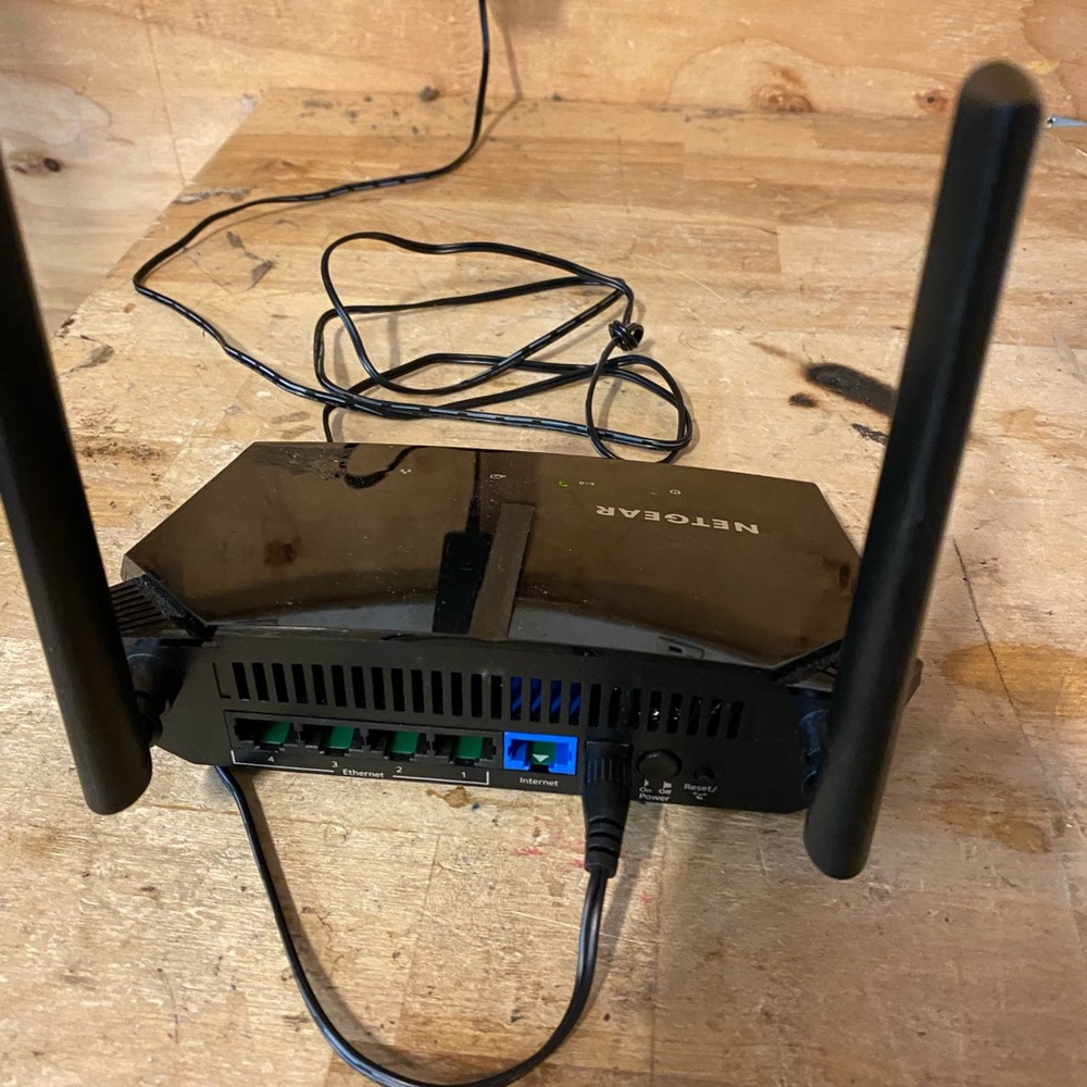 Netgear R6080 Dual Band Smart Wi-Fi 5 Router AC1000 - Picture 9 of 12